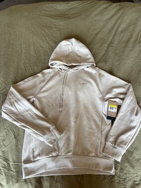 Nike Men’s Cream Crewneck Hoodie